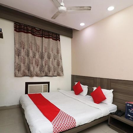 Oyo 18753 Hotel Glance Inn New Delhi Luaran gambar