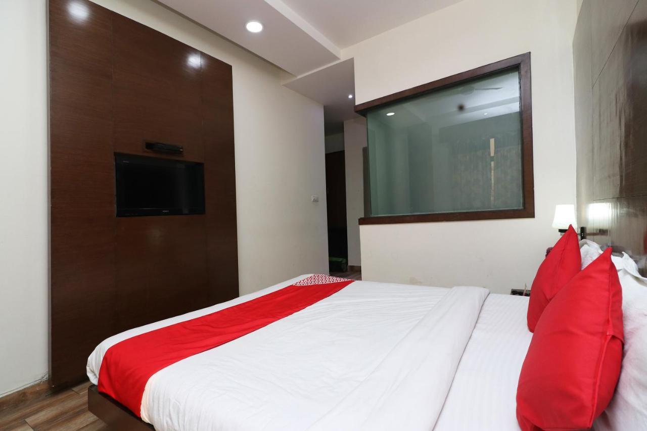 Oyo 18753 Hotel Glance Inn New Delhi Luaran gambar