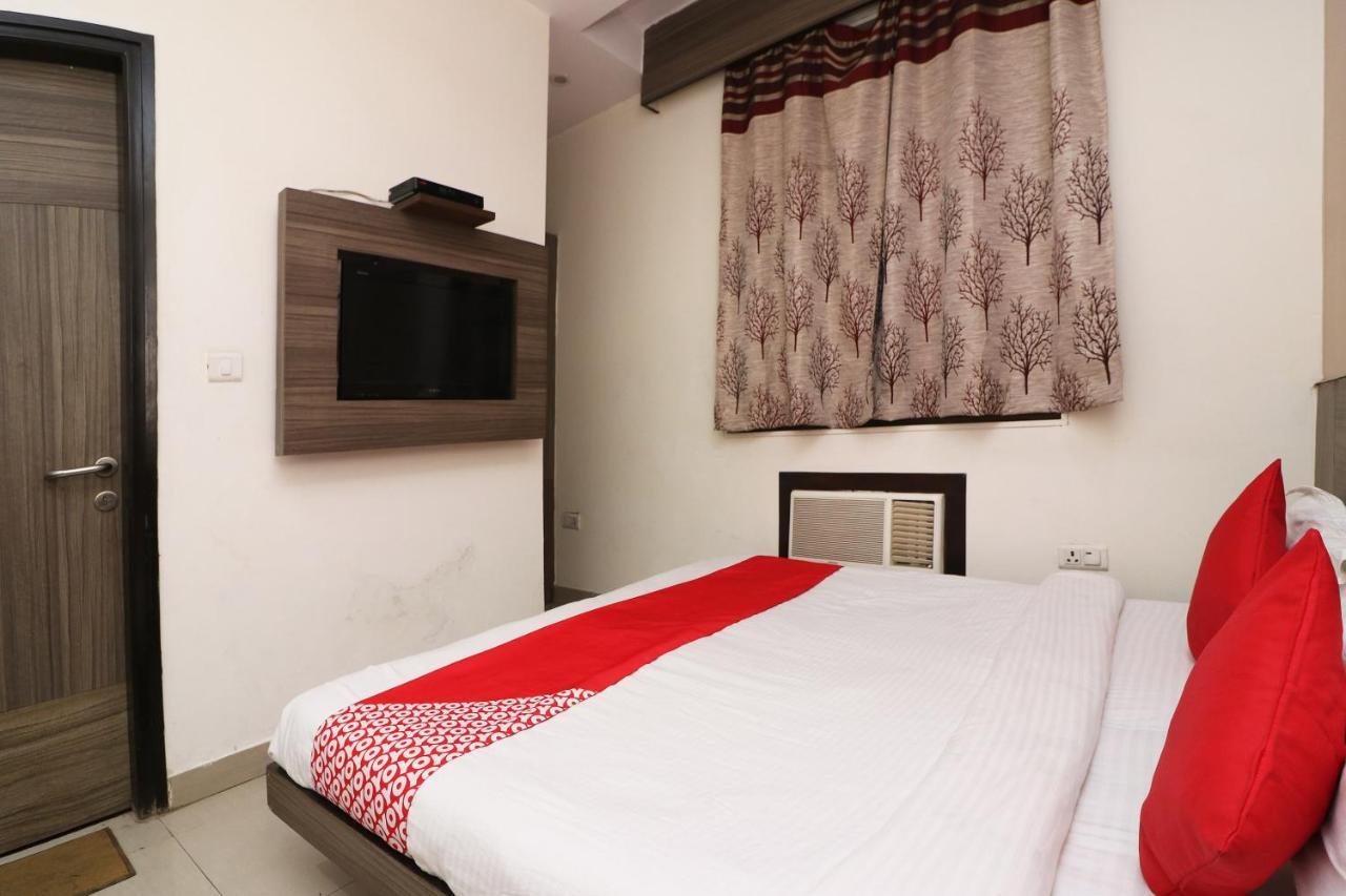 Oyo 18753 Hotel Glance Inn New Delhi Luaran gambar