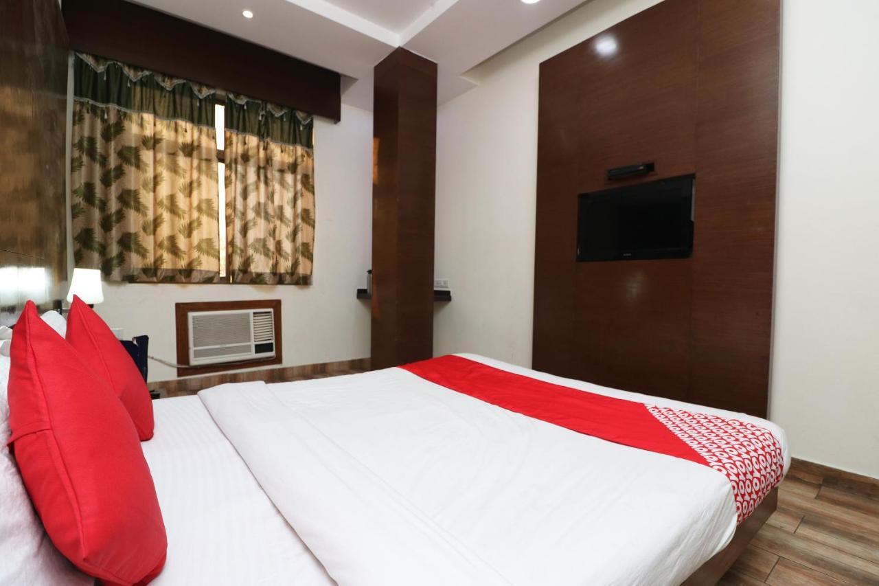 Oyo 18753 Hotel Glance Inn New Delhi Luaran gambar