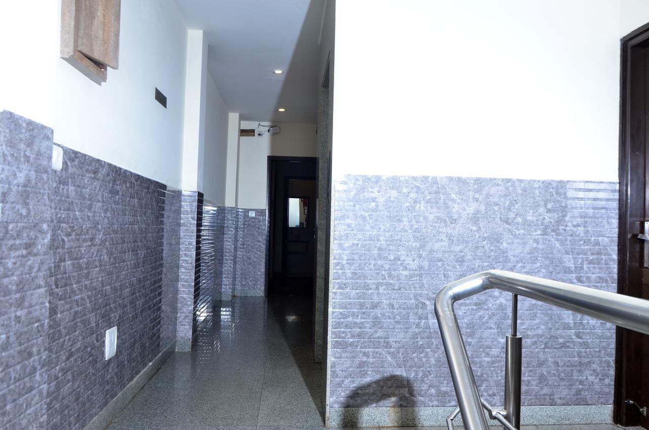 Oyo 18753 Hotel Glance Inn New Delhi Luaran gambar