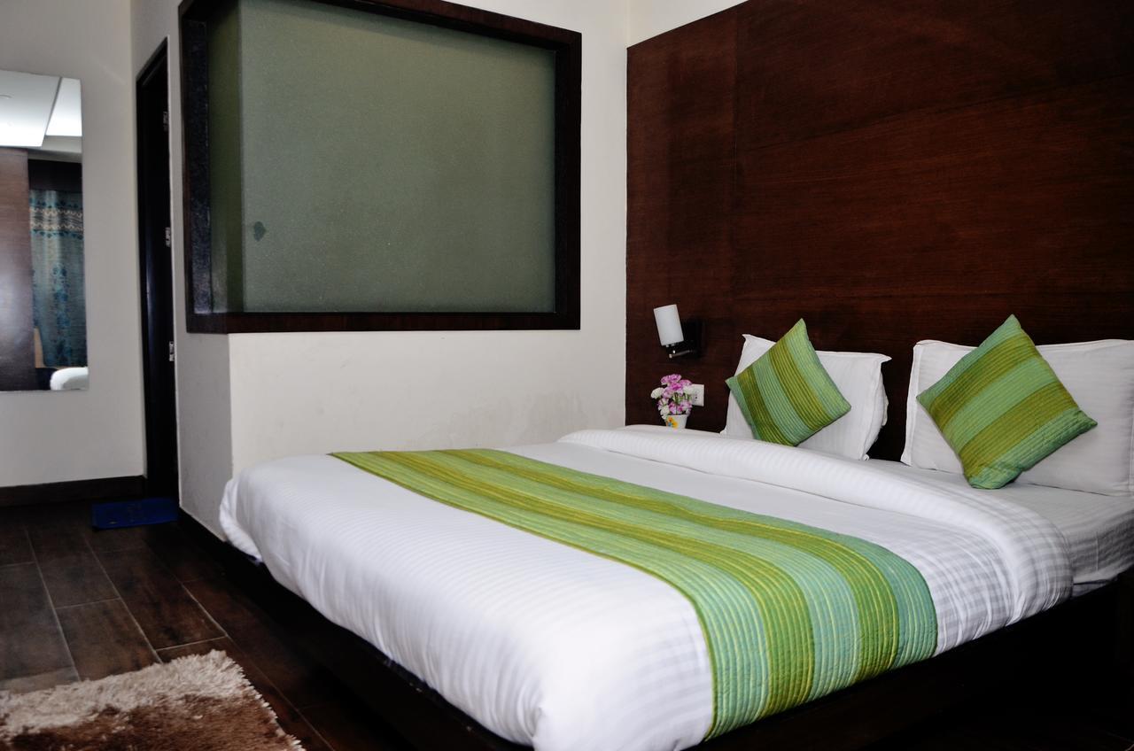Oyo 18753 Hotel Glance Inn New Delhi Luaran gambar