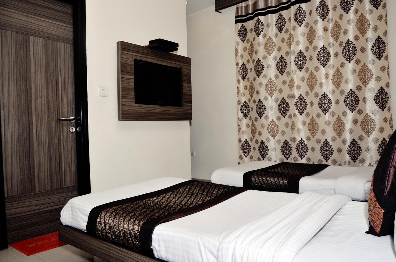 Oyo 18753 Hotel Glance Inn New Delhi Luaran gambar