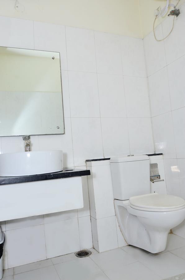 Oyo 18753 Hotel Glance Inn New Delhi Luaran gambar
