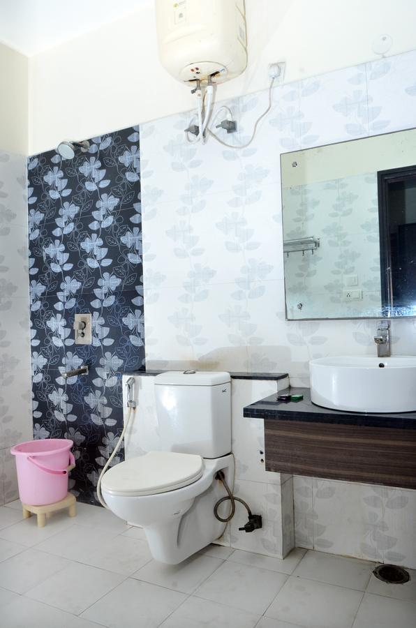 Oyo 18753 Hotel Glance Inn New Delhi Luaran gambar