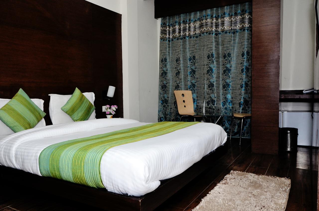 Oyo 18753 Hotel Glance Inn New Delhi Luaran gambar