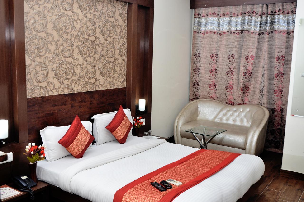 Oyo 18753 Hotel Glance Inn New Delhi Luaran gambar