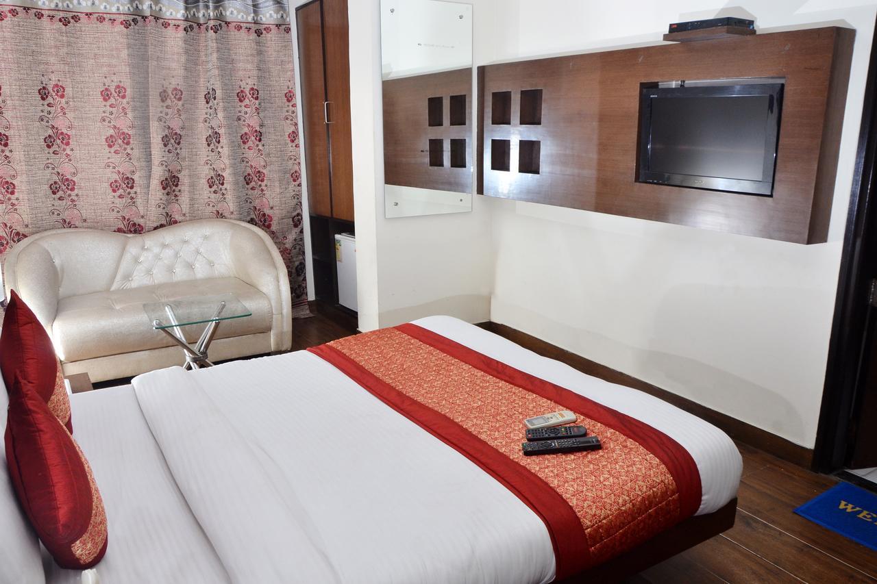 Oyo 18753 Hotel Glance Inn New Delhi Luaran gambar